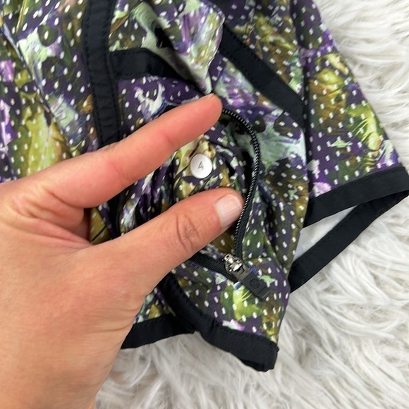 Lululemon Tracker Short III *4-way Stretch Floral Sport White Multi - Picture 2 of 5